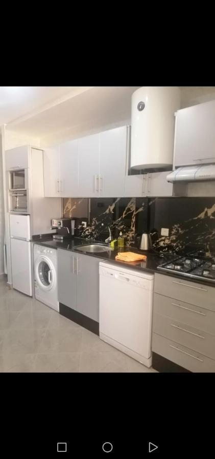 Comfors Appartements 2 프니데크 외부 사진